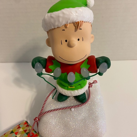 2015 Hallmark Peanuts Christmas Light Show - Picture 1 of 3